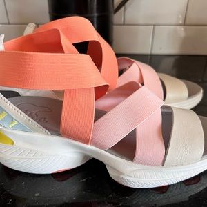 NEW Sorel Women’s Explorer Blitz Strappy Wedge Sandals Size 9